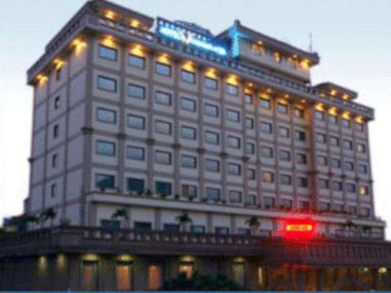 Hotel Maharadja Jakarta Exterior photo
