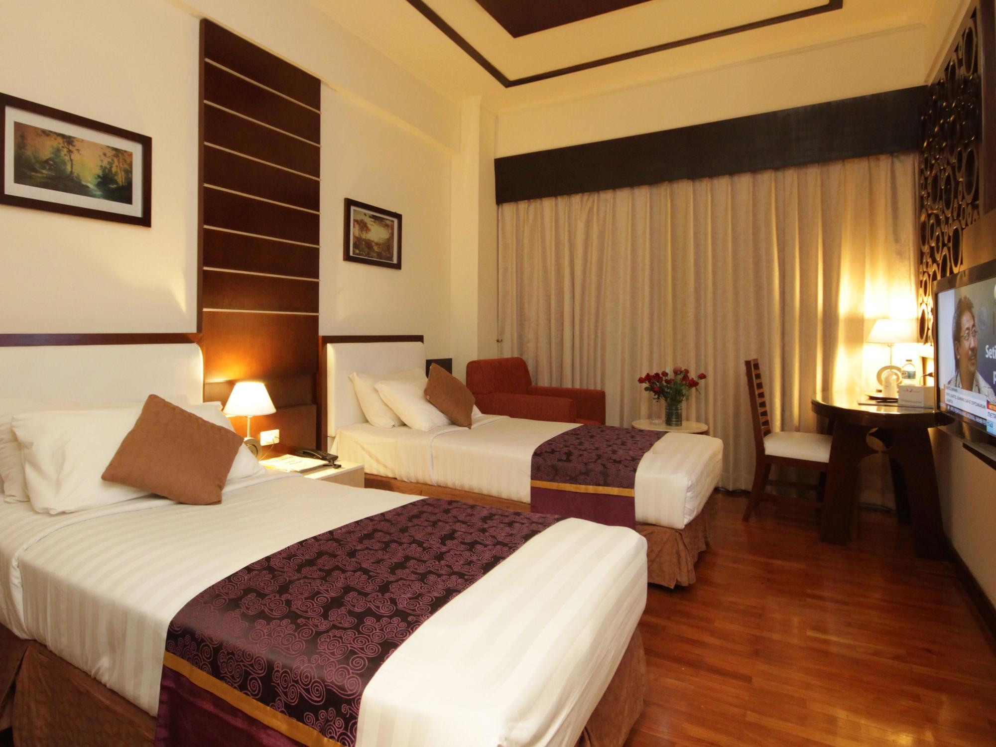 Hotel Maharadja Jakarta Exterior photo
