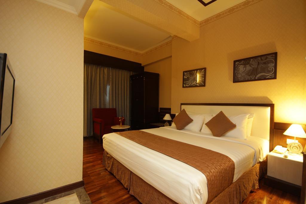 Hotel Maharadja Jakarta Exterior photo
