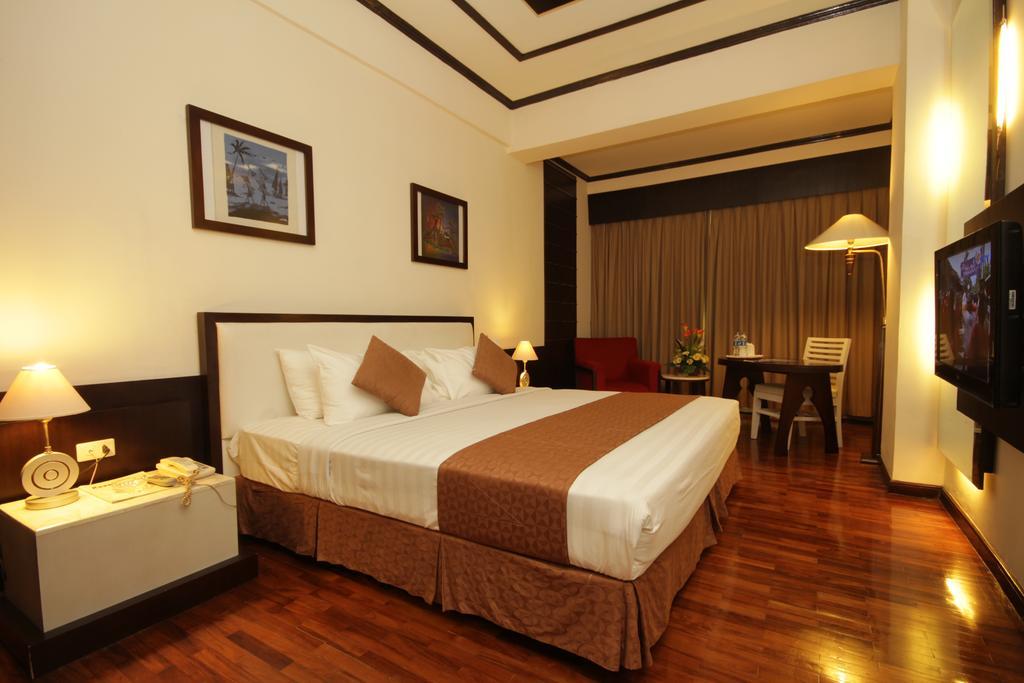 Hotel Maharadja Jakarta Exterior photo