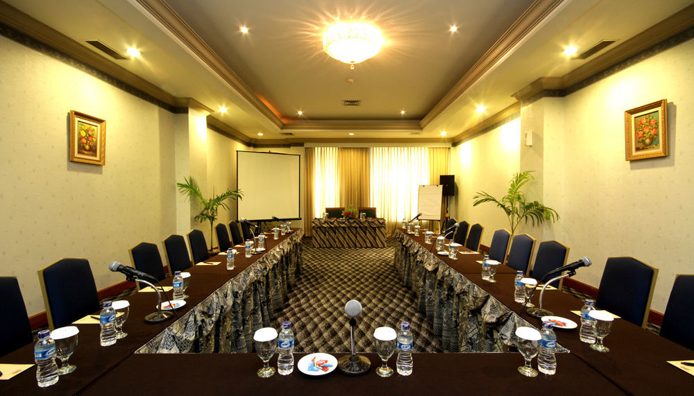Hotel Maharadja Jakarta Exterior photo